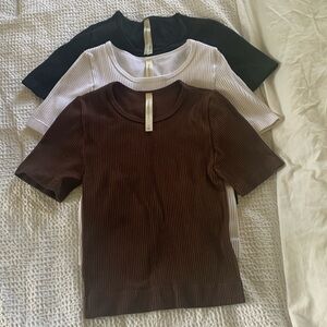 Aritzia Babaton Flow Seamless T-shirt